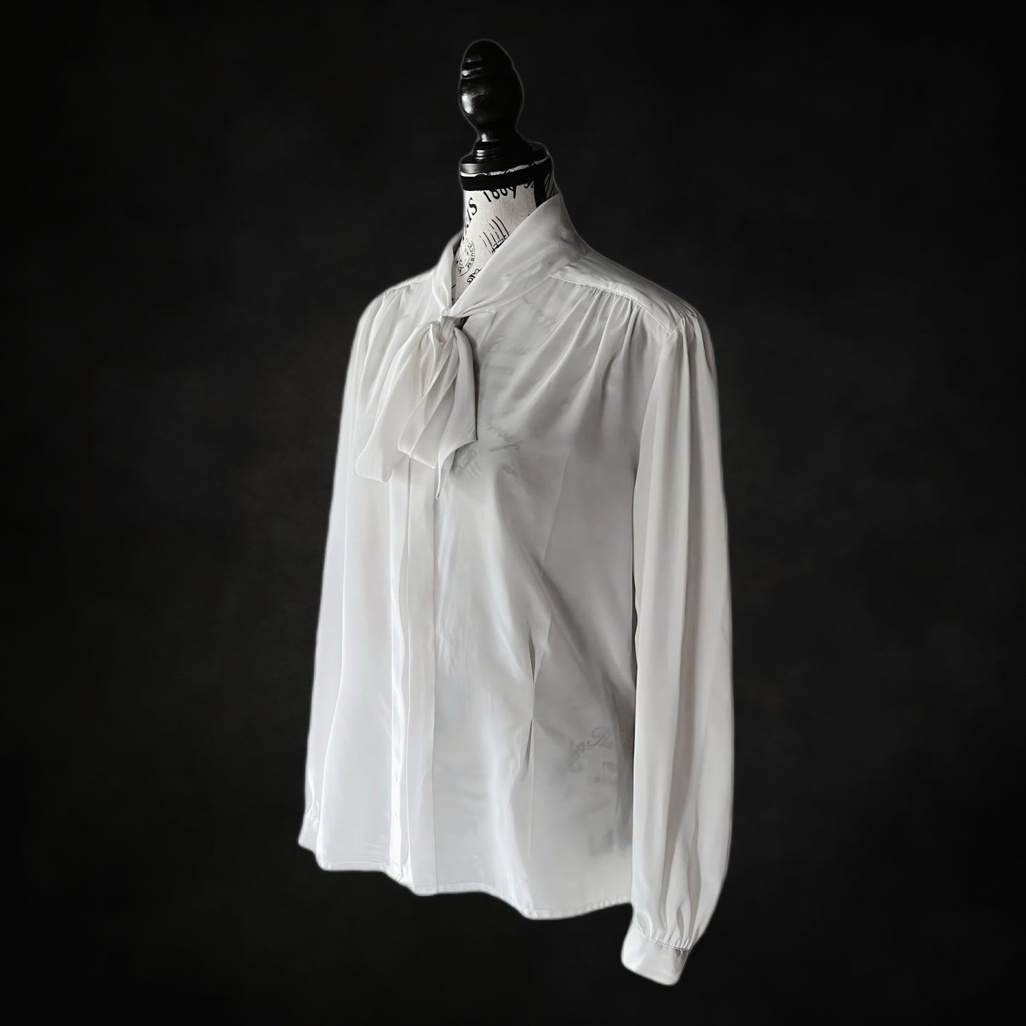 Vintage White Pussybow Blouse — 1980s Romantic Gothic Poet Shirt, L-XL