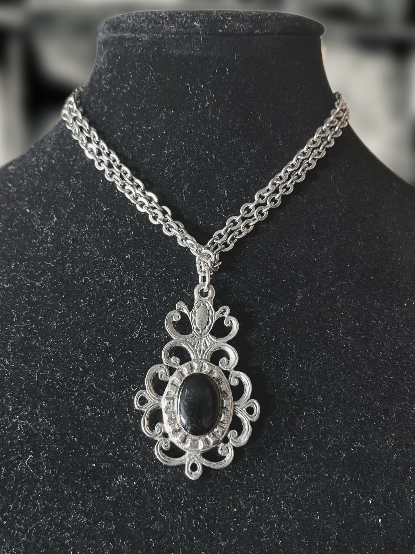 Vintage Ornate Gothic Pendant Necklace – Silver Tone with Black Cabochon