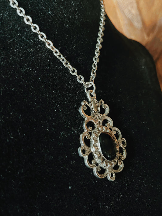 Vintage Ornate Gothic Pendant Necklace – Silver Tone with Black Cabochon