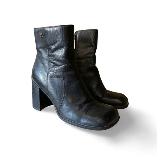Tommy Hilfiger Vintage 90s Leather Ankle Boots – Black – US 9